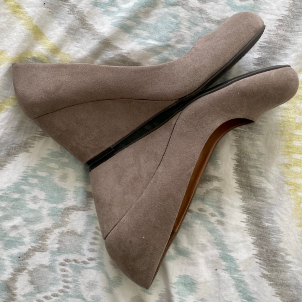 💕 NEW Chinese Laundry Tan/Light Brown Wedges, Autumn Favorite 🍂🍃